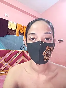 Green LaDY66 online show from April 2026 10:51:01 AM