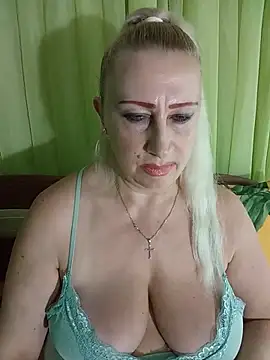 Snapshot of Esenia505 chatting on July 2026 11:34:01 AM Esenia505 online show from July 2026 11:34:01 AM