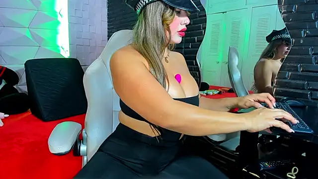 ChanellBrad online show from December 2025 01:50:02 PM