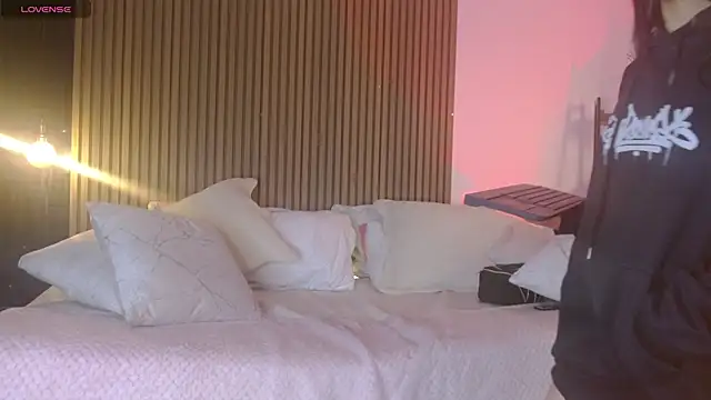 Snapshot of Skay_bluee chatting on October 2025 01:24:02 PM Skay bluee online show from October 2025 01:24:02 PM