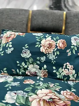 Heena Sharma982 online show from April 2026 06:05:01 PM