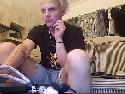 THOMMONSTER5299 online show from February 2026 01:21:02 AM