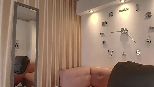 KamyGlam online show from April 2026 08:09:02 PM