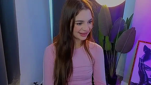 LauraHansil online show from April 2026 04:46:01 AM