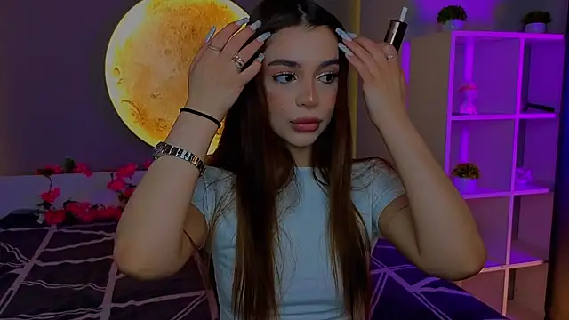 LauraHansil online show from April 2026 07:07:01 PM