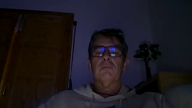 miangelpt online show from October 2025 09:28:02 PM