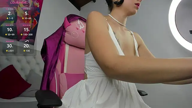 natasha segura online show from November 2025 02:43:02 AM