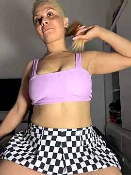 Romy-R-O online show from December 2025 03:24:02 AM