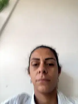 sabrinaneves online show from April 2026 01:26:01 PM