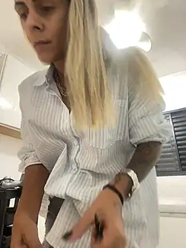 sabrinaneves online show from April 2026 07:07:02 PM