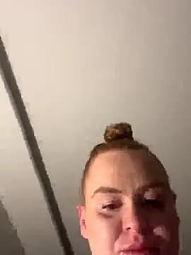 Donnatellalaamore online show from October 2025 03:31:01 AM