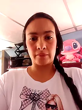 Isa-Giraldo online show from November 2025 03:07:02 PM