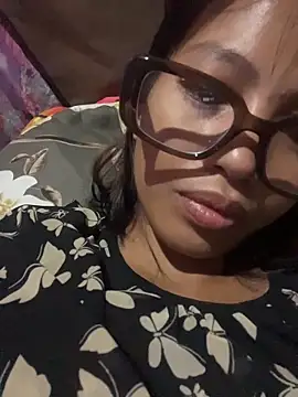 hottiebabe23 online show from December 2025 07:10:01 PM