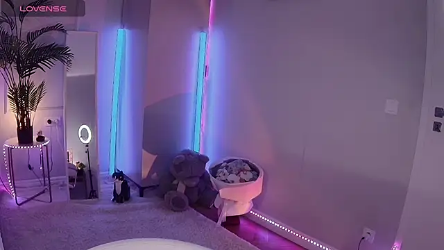 Snapshot of Alice_Bloome chatting on October 2025 06:26:02 AM Alice Bloome online show from October 2025 06:26:02 AM