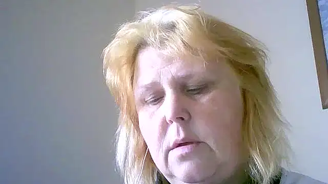 Snapshot of Sylviastar46 chatting on November 2025 09:48:02 AM Sylviastar46 online show from November 2025 09:48:02 AM