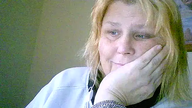 Snapshot of Sylviastar46 chatting on November 2025 08:36:02 AM Sylviastar46 online show from November 2025 08:36:02 AM