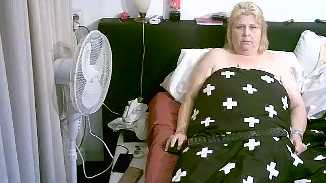 Snapshot of Sylviastar46 chatting on November 2025 09:02:01 PM Sylviastar46 online show from November 2025 09:02:01 PM