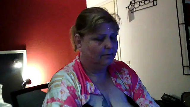 Sylviastar46 online show from May 2026 08:15:01 PM