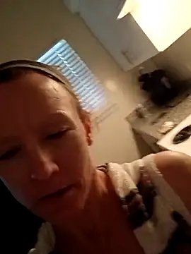 Snapshot of Karebearz1 chatting on March 2026 03:37:02 PM Karebearz1 online show from March 2026 03:37:02 PM