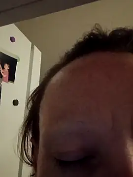 Snapshot of Karebearz1 chatting on April 2026 08:23:01 AM Karebearz1 online show from April 2026 08:23:01 AM