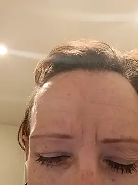 Snapshot of Karebearz1 chatting on April 2026 11:51:02 AM Karebearz1 online show from April 2026 11:51:02 AM