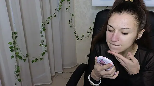 Ulyanix online show from February 2026 05:04:01 AM