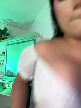 Snapshot of Vale_prado chatting on May 2026 10:17:02 PM Vale prado online show from May 2026 10:17:02 PM