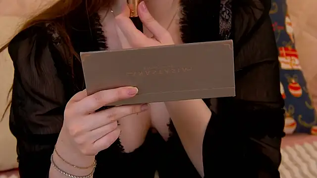 VickiBanx online show from December 2025 04:19:01 AM