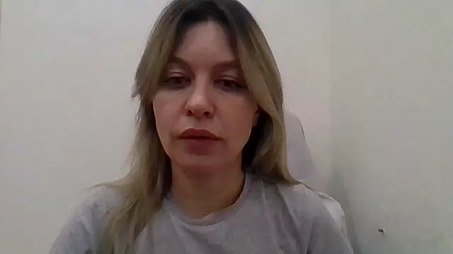 Snapshot of Little_Milf_5 chatting on November 2025 05:08:01 PM Little Milf 5 online show from November 2025 05:08:01 PM