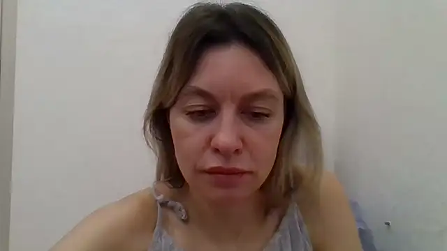 Snapshot of Little_Milf_5 chatting on November 2025 04:19:02 PM Little Milf 5 online show from November 2025 04:19:02 PM