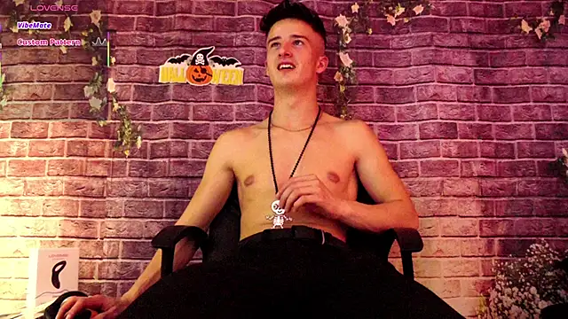 Snapshot of SirReedd chatting on October 2025 05:58:02 PM SirReedd online show from October 2025 05:58:02 PM