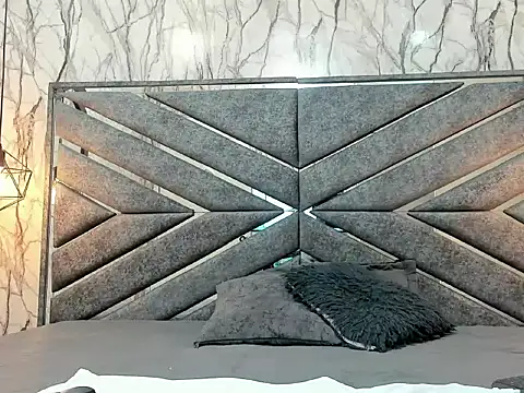 DIRTY MIIA  online show from November 2025 12:00:02 PM