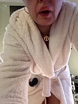 Snapshot of MilkySky chatting on February 2026 09:19:02 AM MilkySky online show from February 2026 09:19:02 AM