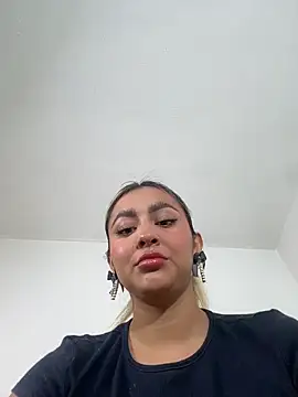 Elina Hills online show from December 2025 02:34:01 PM