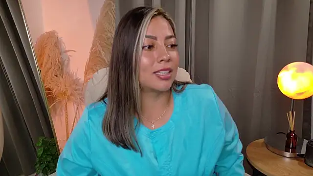 Snapshot of Zara_Nova chatting on May 2026 04:48:02 PM Zara Nova online show from May 2026 04:48:02 PM