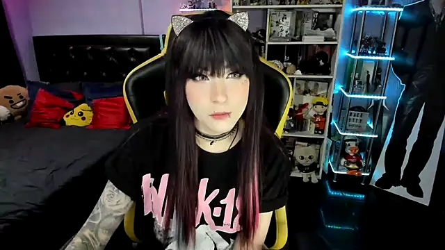 Yummy dark online show from November 2025 09:51:02 PM