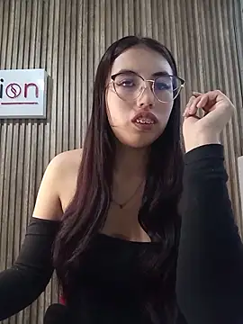 Snapshot of Valk_submissive chatting on May 2026 04:42:02 AM Valk submissive online show from May 2026 04:42:02 AM