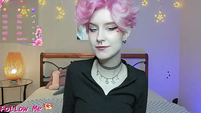 Angel Julles online show from November 2025 01:09:02 AM