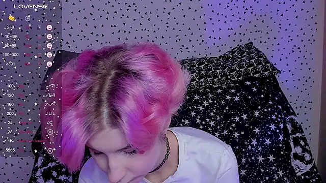 Angel Julles online show from March 2026 01:40:02 AM