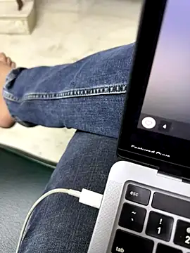 Snapshot of curvydickindian chatting on October 2025 12:06:02 PM curvydickindian online show from October 2025 12:06:02 PM