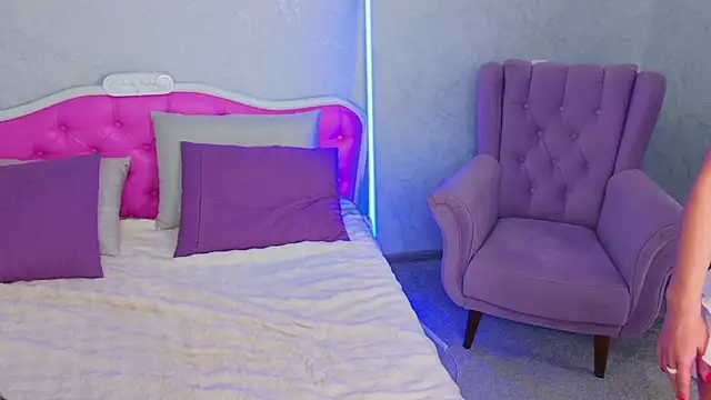 Barbie Kris   online show from April 2026 01:14:02 AM