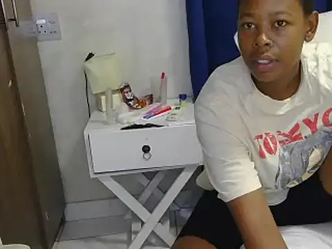 baddiemine05 online show from November 2025 12:59:01 PM