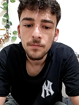Snapshot of yasinesra757_ chatting on May 2026 04:03:01 PM yasinesra757 online show from May 2026 04:03:01 PM
