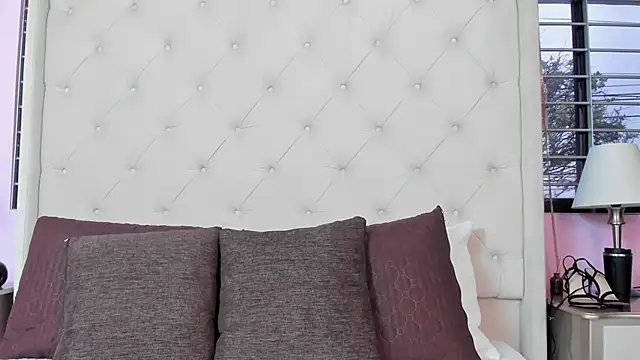 scarlett leblanc  online show from April 2026 12:00:02 PM