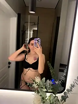 Snapshot of _Elizabeth_Brown chatting on November 2025 11:16:02 PM Elizabeth Brown online show from November 2025 11:16:02 PM