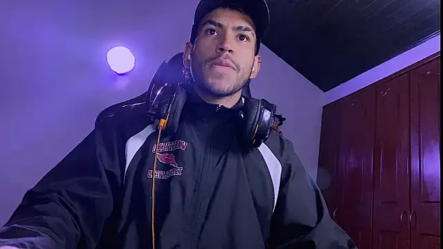 3v1l online show from January 2026 12:03:02 AM