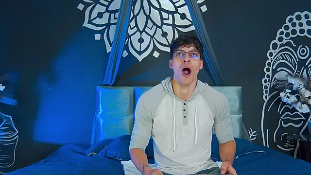 AlessioVitale online show from January 2026 12:09:02 PM