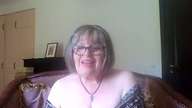 Snapshot of Milaniya606 chatting on July 2026 12:33:02 PM Milaniya606 online show from July 2026 12:33:02 PM