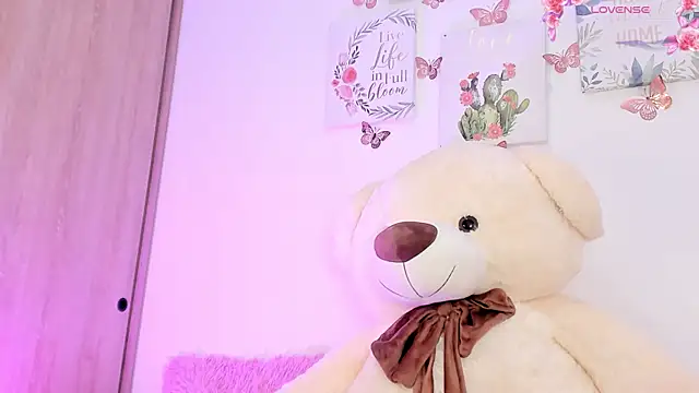 Snapshot of Little_channel_ chatting on April 2026 11:09:01 AM Little channel online show from April 2026 11:09:01 AM
