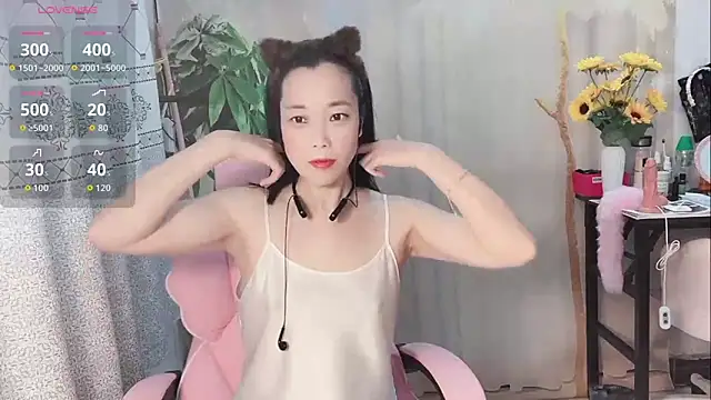 Lingling-Baby520 online show from June 2026 08:01:02 AM